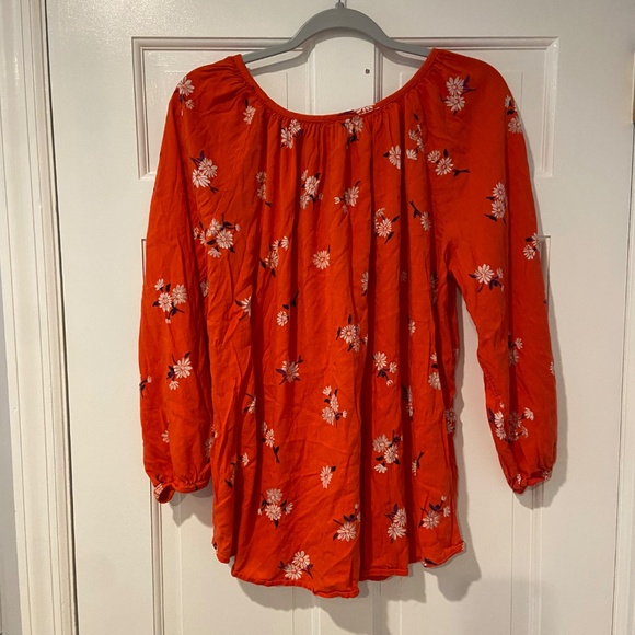 Old Navy XL Red Floral Peasant Boho Blouse with Ruffled Cuffs and 3/4 Sleeves - Picture 8 of 9